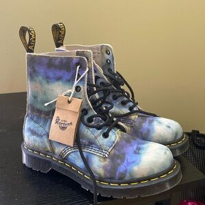 Dr. Martens Womens 1460 Pascal Blue Summer Tie-Dye NWT Womens Size 6 US